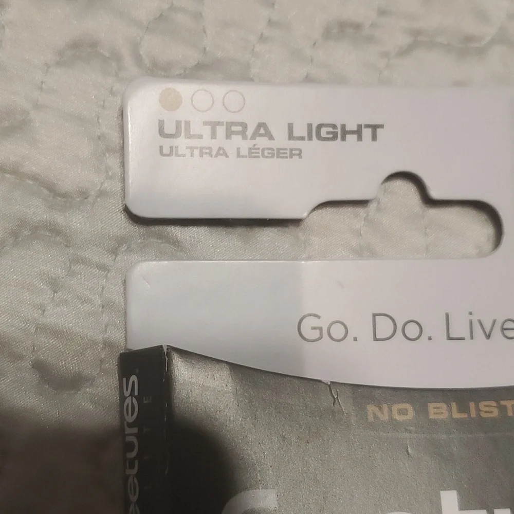 2 FEETURES ELITE  ULTRA LIGHT  SOCKS  UNISEX - Picture 5 of 7